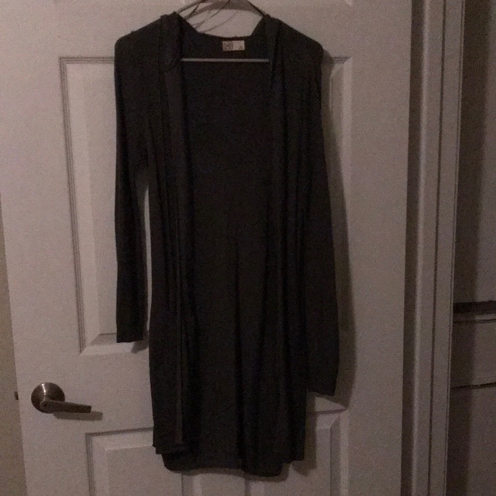 Cute long sweater, Army green color! 🌷